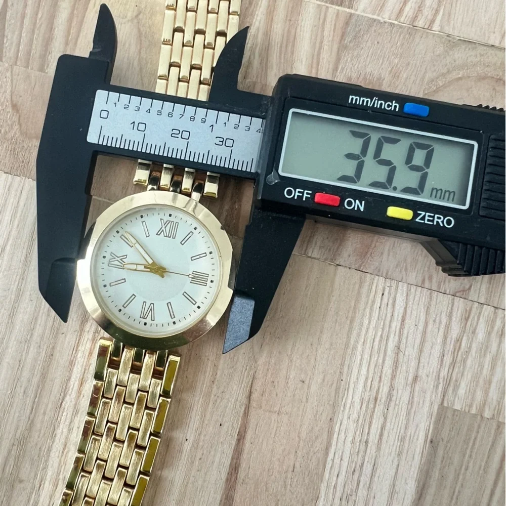 Unbranded mens gold tone dress watch NEW BATTERY